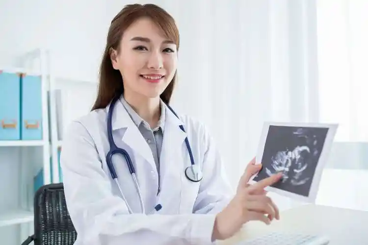 温州跨越孕育难关：试管代生家庭的艰辛与新生喜悦